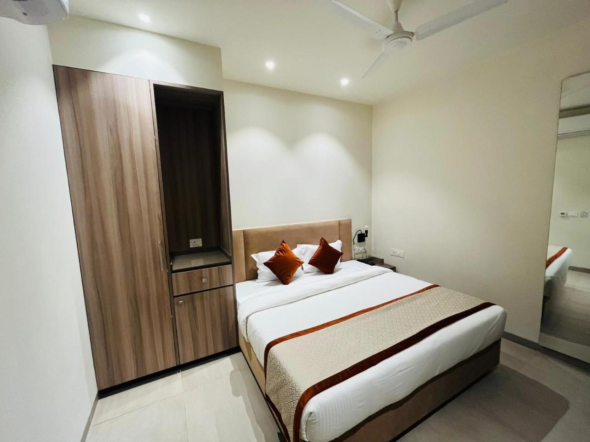 Hotel The Royal Vista Varanasi Luaran gambar