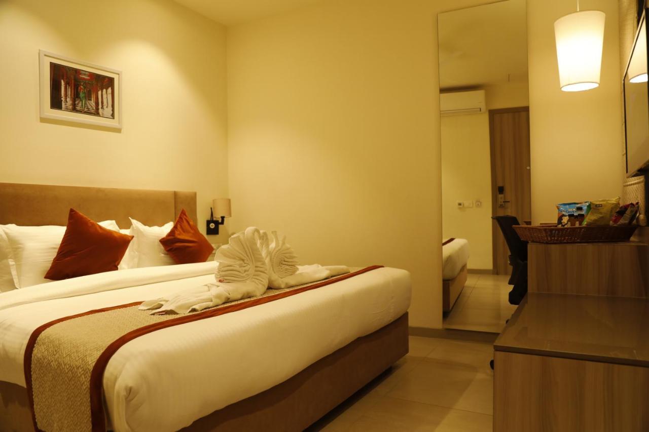 Hotel The Royal Vista Varanasi Luaran gambar