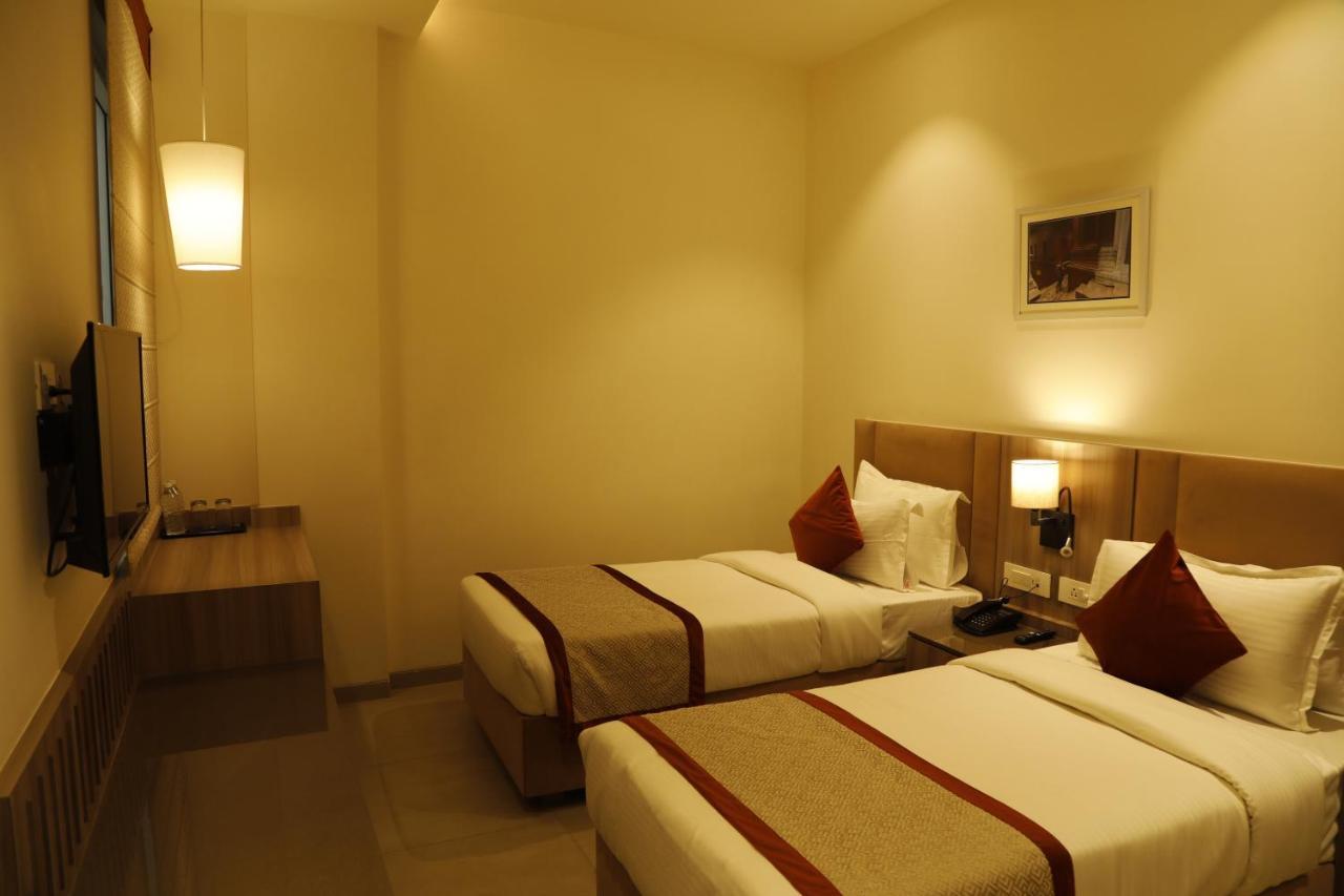 Hotel The Royal Vista Varanasi Luaran gambar