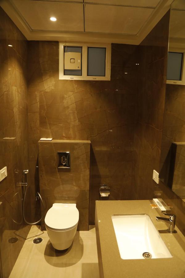 Hotel The Royal Vista Varanasi Luaran gambar
