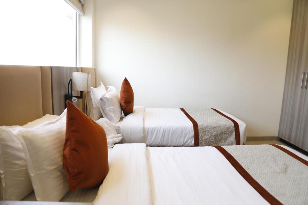 Hotel The Royal Vista Varanasi Luaran gambar