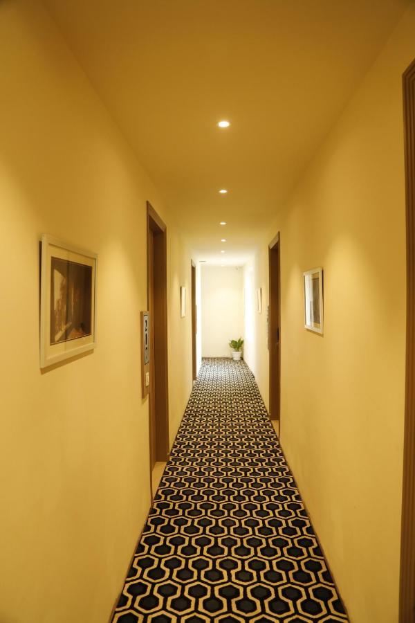 Hotel The Royal Vista Varanasi Luaran gambar