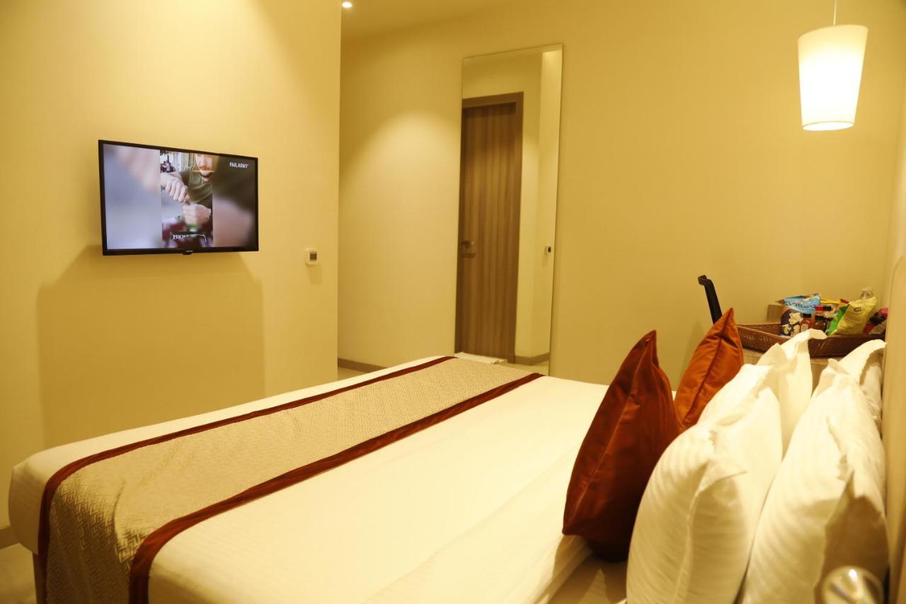 Hotel The Royal Vista Varanasi Luaran gambar