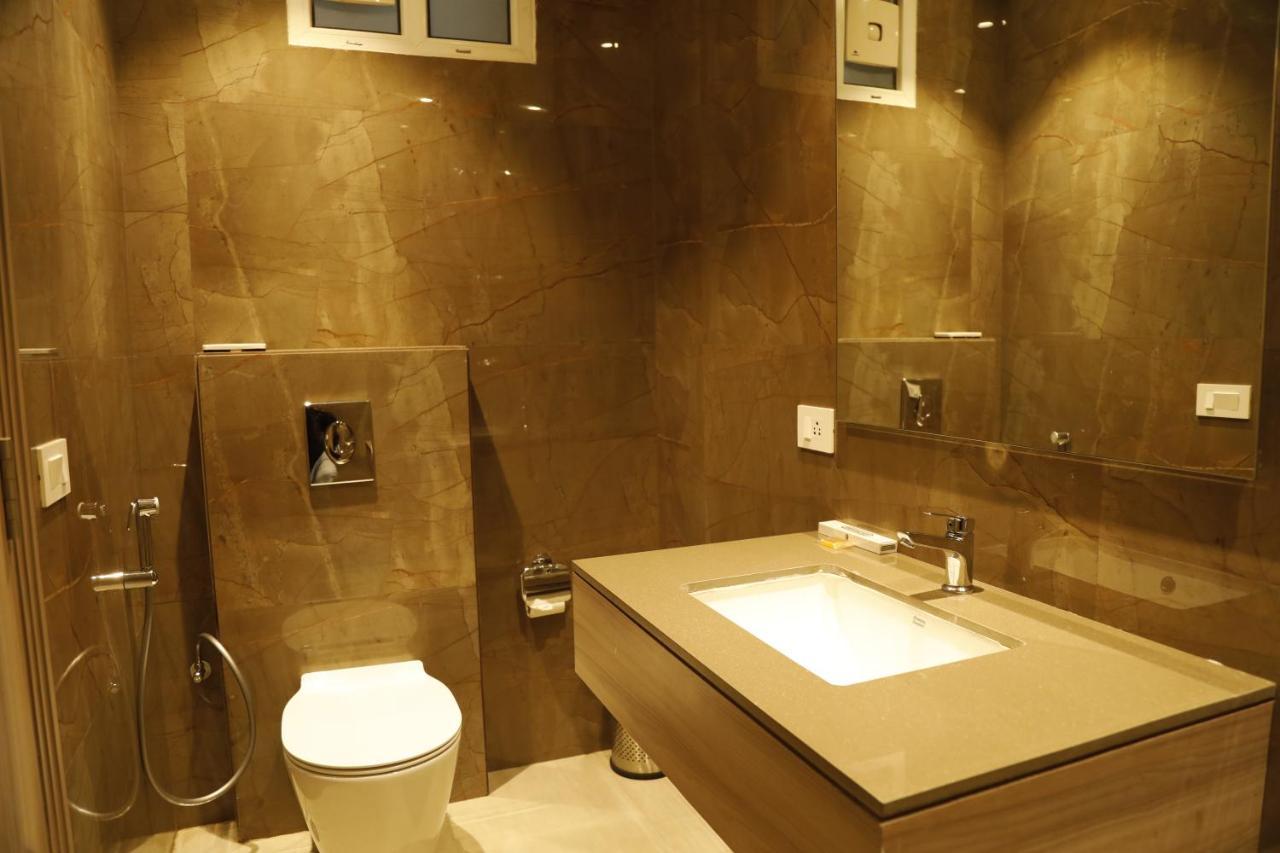 Hotel The Royal Vista Varanasi Luaran gambar