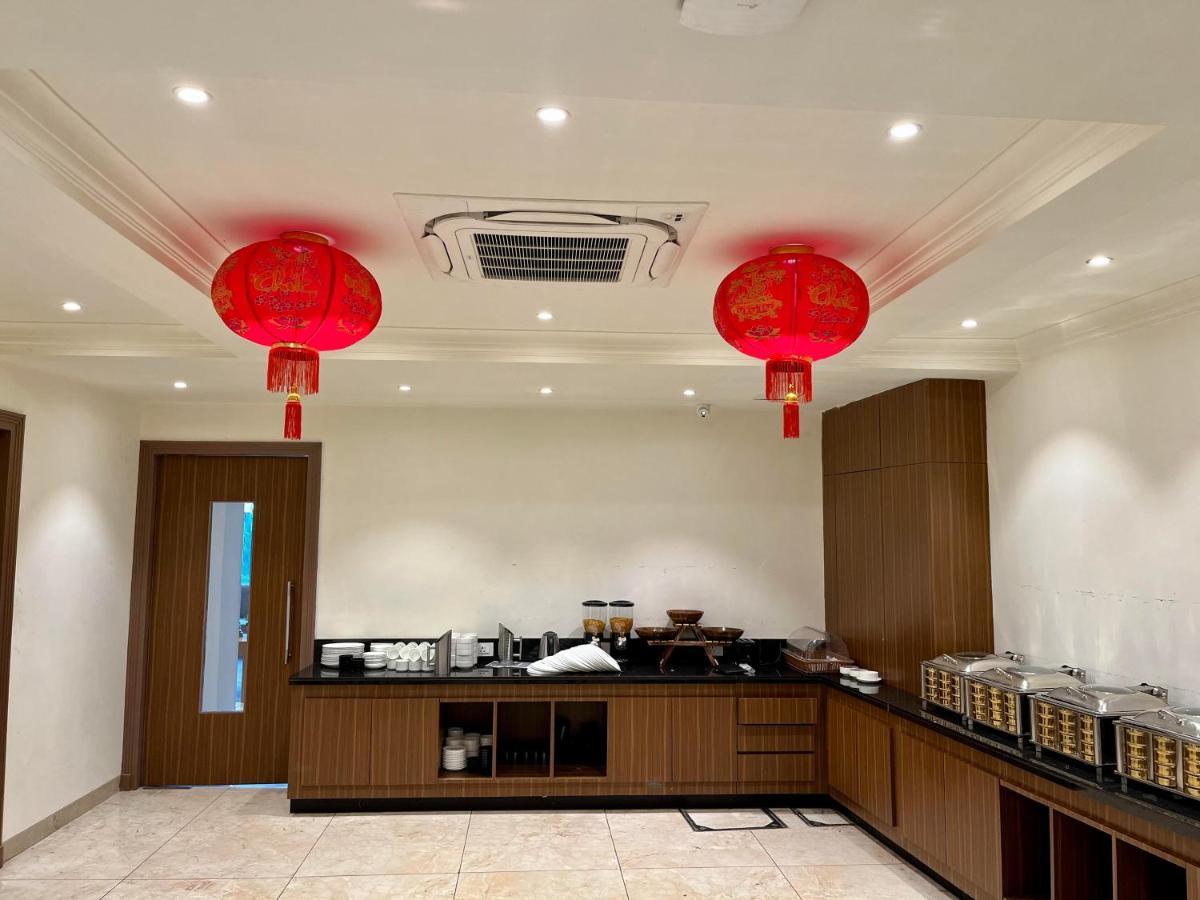 Hotel The Royal Vista Varanasi Luaran gambar